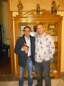 Mi agradecimiento A Tono Borrero por la gentileza de acompañarnos.